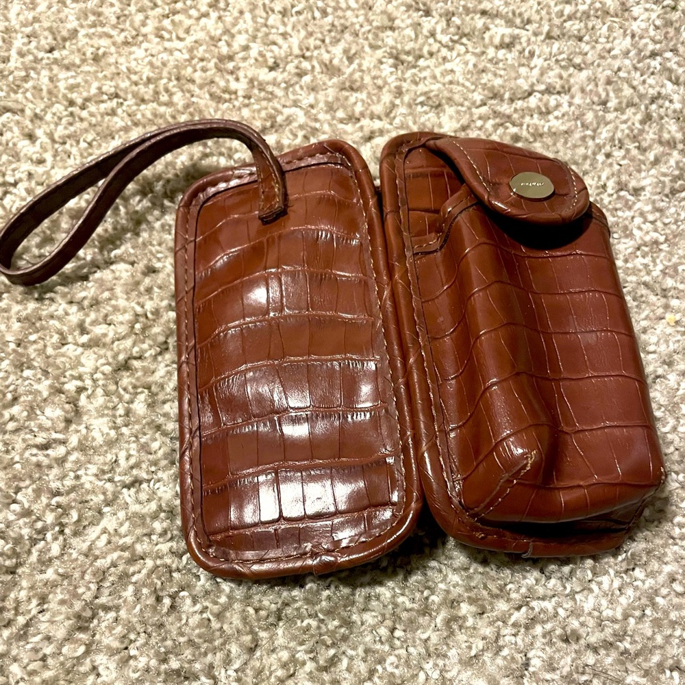 Nine West Brown Wristlet/Cellphone/Wallet w/Zip closure. The minimalist in you.